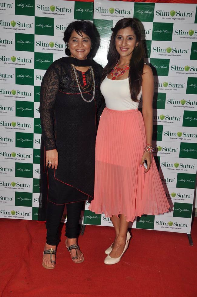 स्लिम सूत्र लांच के मौके की रंगीनियां...  | बॉलीवुड परियां
