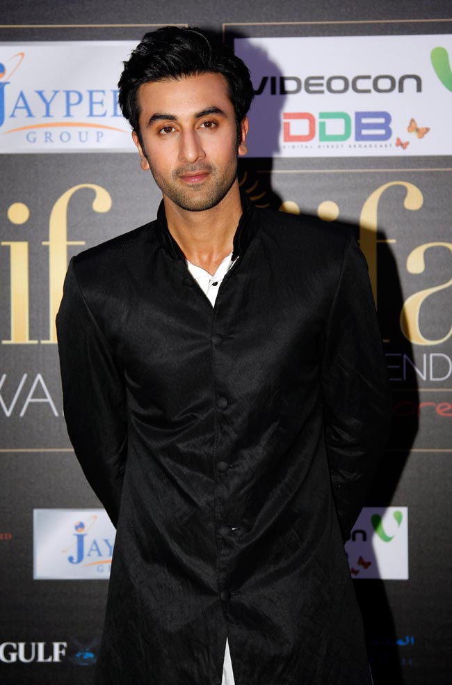 10 जून 2012: तस्वीरों में दिनभर की बड़ी खबरें | पढ़ें