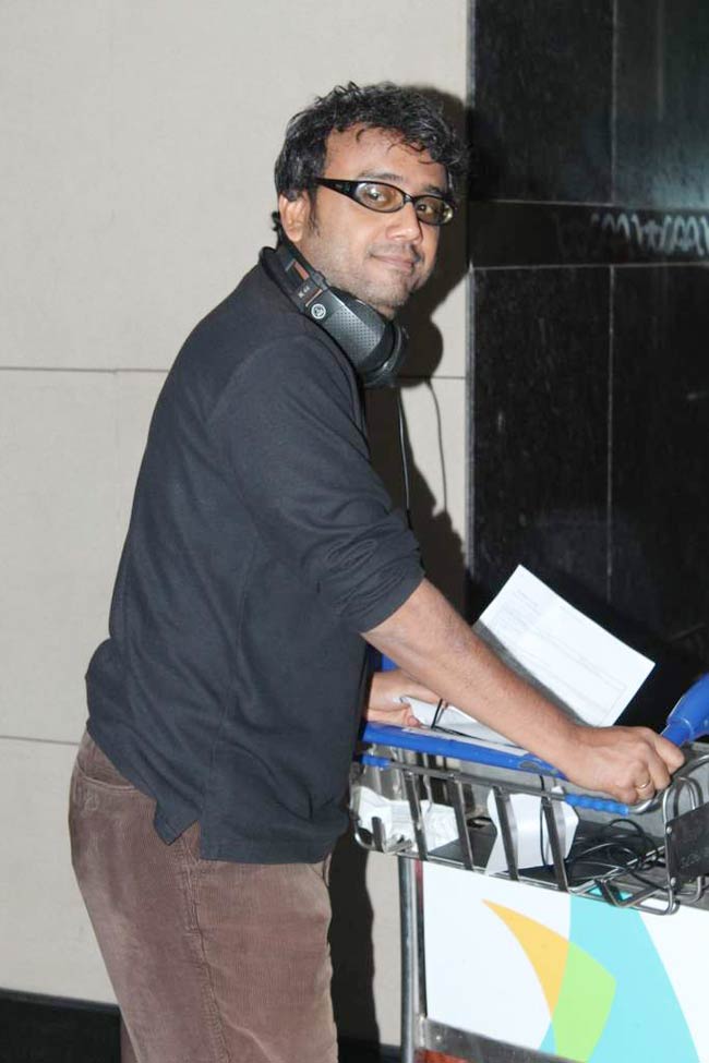 'आईफा 2012' के लिए रवाना हुए बॉलीवुड सितारे