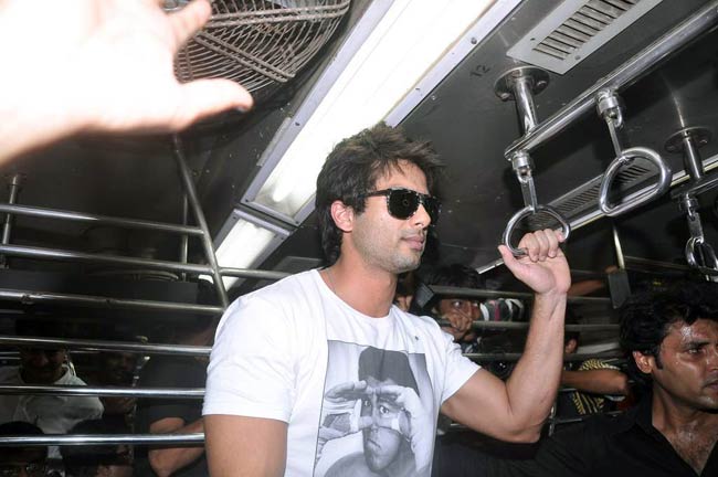 ‘तेरी मेरी कहानी’ है प्रियंका-शाहिद की लव केमिस्ट्री | Ooops