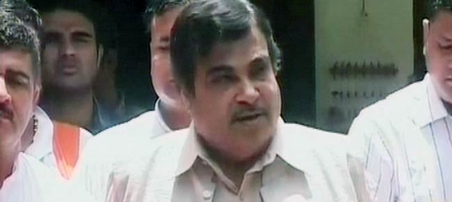 नितिन गडकरी से मिले बाबा रामदेव