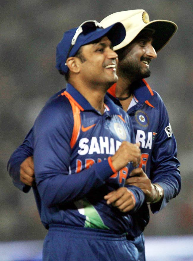 टीम इंडिया के 'टर्बनेटर' को 100वें टेस्ट की बधाई | सचिन पर विशेष