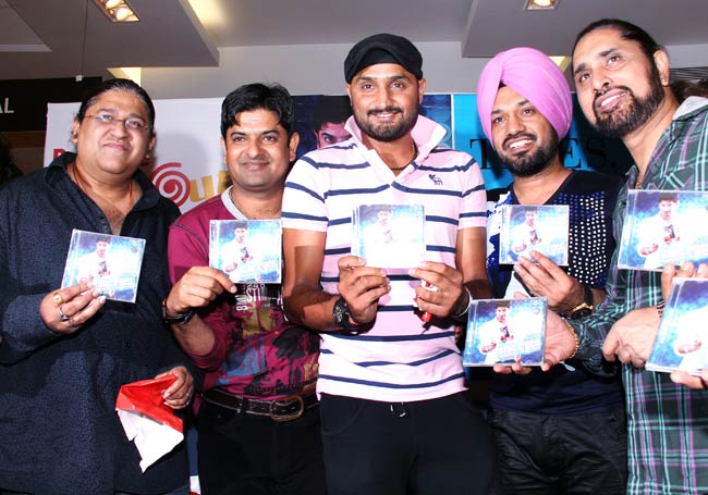 टीम इंडिया के 'टर्बनेटर' को 100वें टेस्ट की बधाई | सचिन पर विशेष