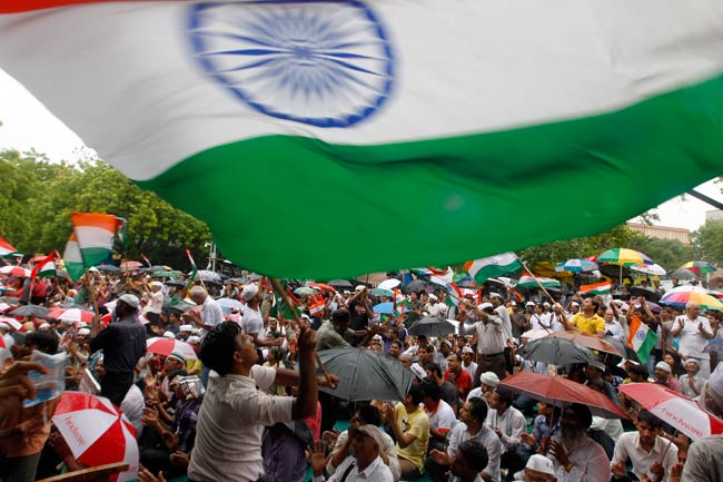 अन्‍ना हुए सख्‍त, पीएम से भी नहीं बात करेंगे | अनशन जारी