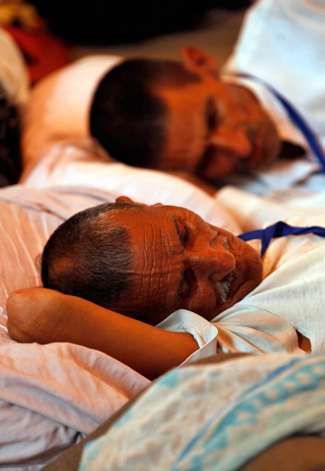 अनशन पर अन्‍ना, आंदोलनकारियों में जोश | फोटो: 4th Day