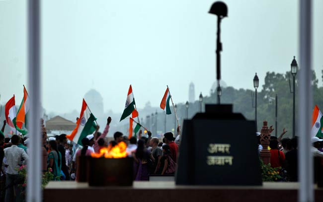 अनशन पर अन्‍ना, आंदोलनकारियों में जोश | फोटो: 4th Day