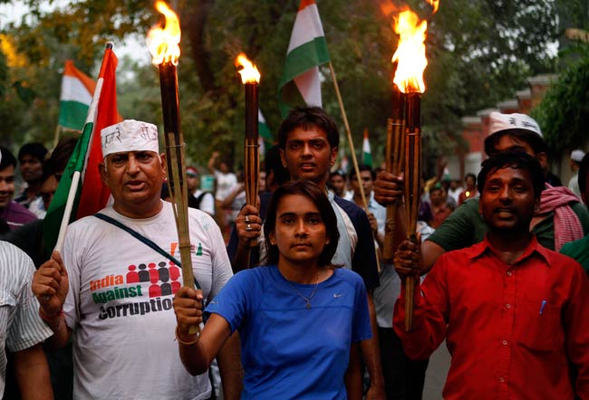 अनशन पर अन्‍ना, आंदोलनकारियों में जोश | फोटो: 4th Day