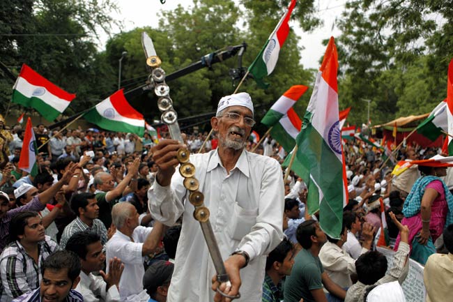 27 जुलाई 2012: तस्वीरों में दिनभर की अहम खबरें | पढ़ें