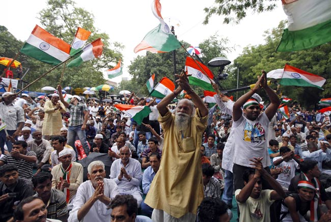 एक बार फिर अन्‍ना ने भरी हुंकार | फोटो: 5th Day