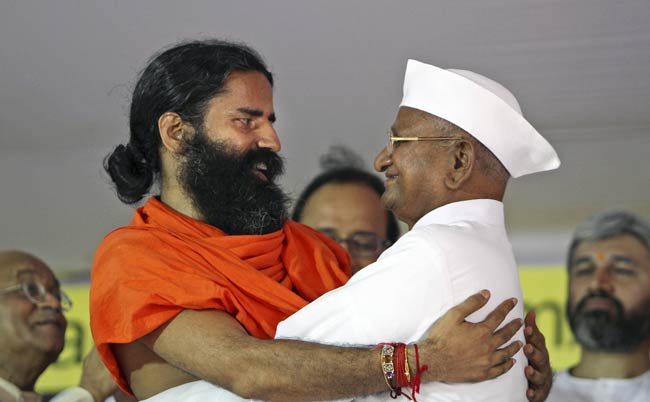 अनशन के तीसरे दिन की तस्‍वीरें | दूसरे दिन की तस्‍वीरें