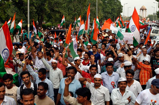 अनशन पर अन्‍ना, आंदोलनकारियों में जोश | फोटो: 4th Day