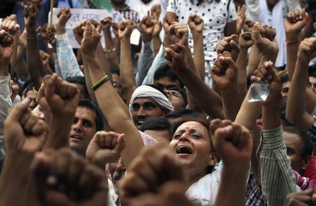 अनशन के तीसरे दिन की तस्‍वीरें | दूसरे दिन की तस्‍वीरें