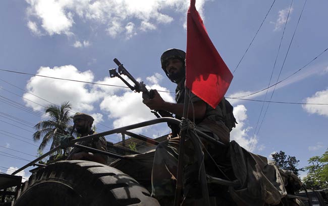 असम में जातीय हिंसा में लाखों हुए बेघर