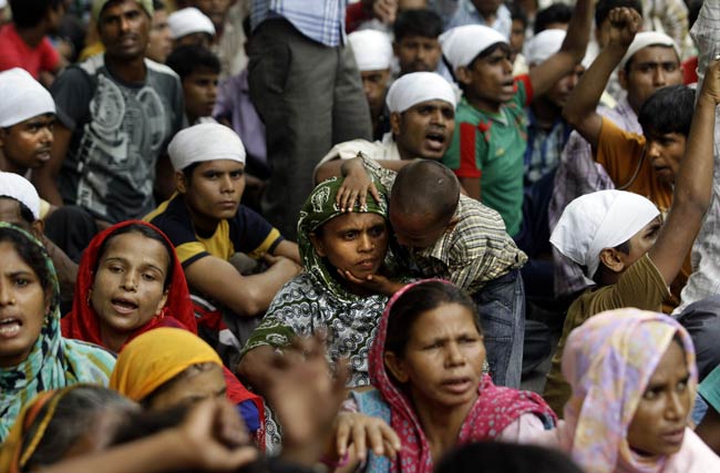 असम में जातीय हिंसा में लाखों हुए बेघर