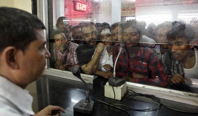 असम में जातीय हिंसा में लाखों हुए बेघर