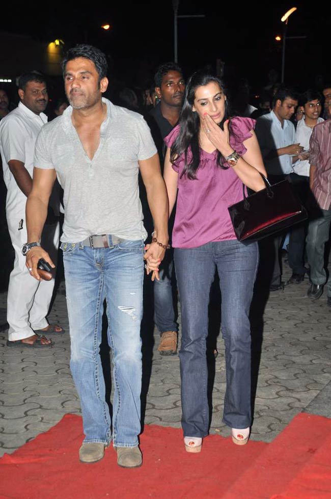 'बोल बच्‍चन' के बोल सुनने पहुंचा बॉलीवुड | देखें बोल बच्‍चन