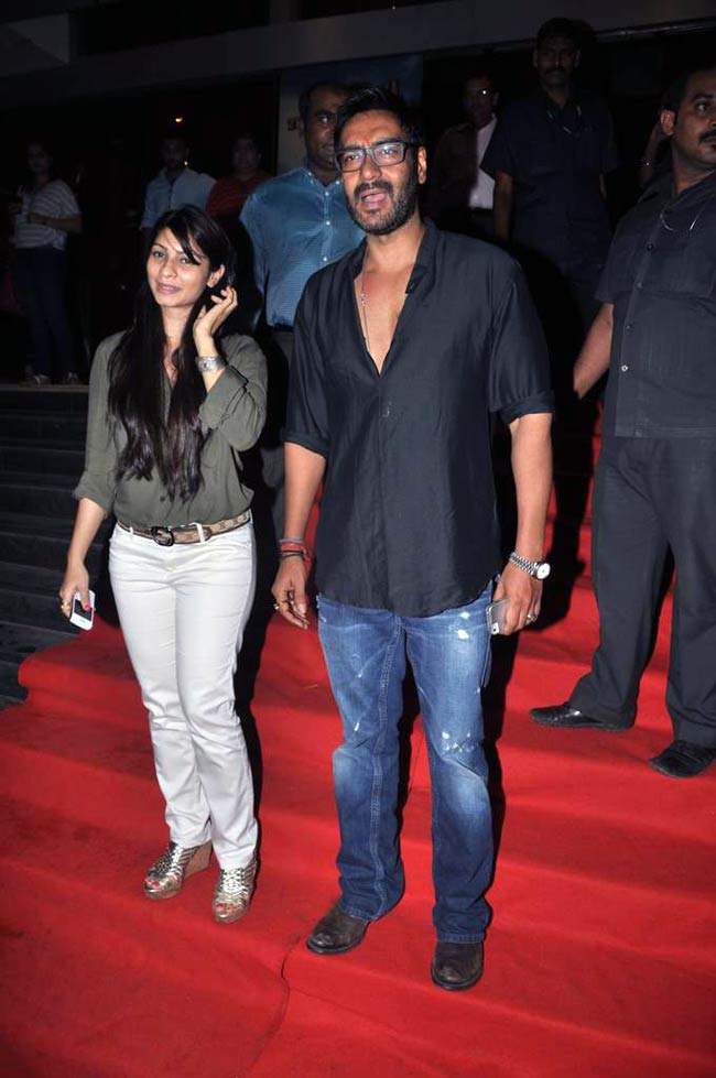 'बोल बच्‍चन' के बोल सुनने पहुंचा बॉलीवुड | देखें बोल बच्‍चन