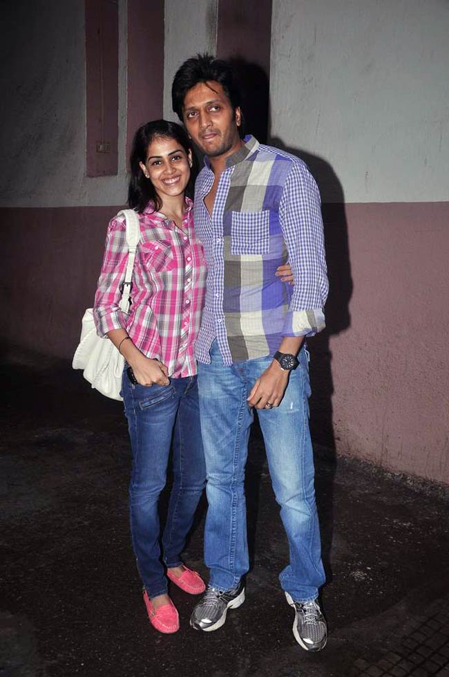 'बोल बच्‍चन' के बोल सुनने पहुंचा बॉलीवुड | देखें बोल बच्‍चन