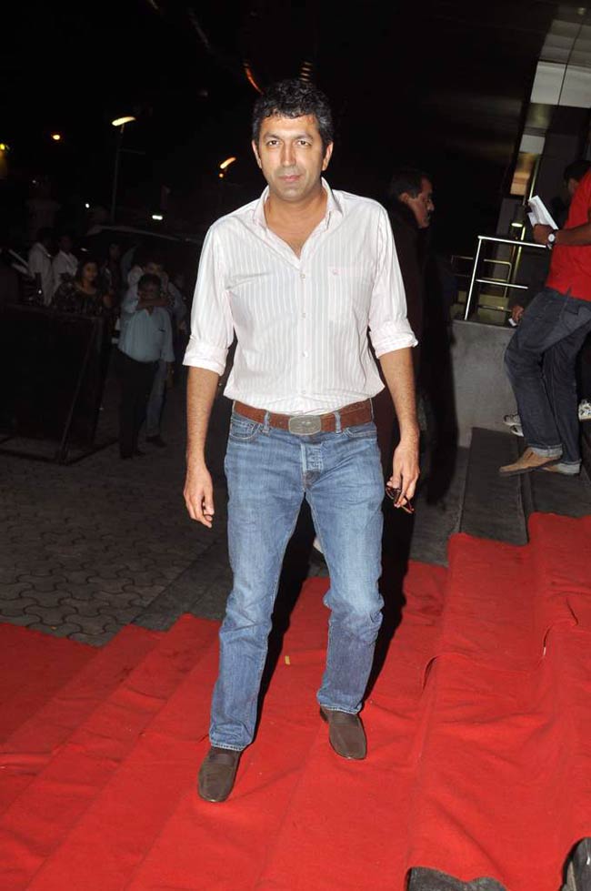 'बोल बच्‍चन' के बोल सुनने पहुंचा बॉलीवुड | देखें बोल बच्‍चन