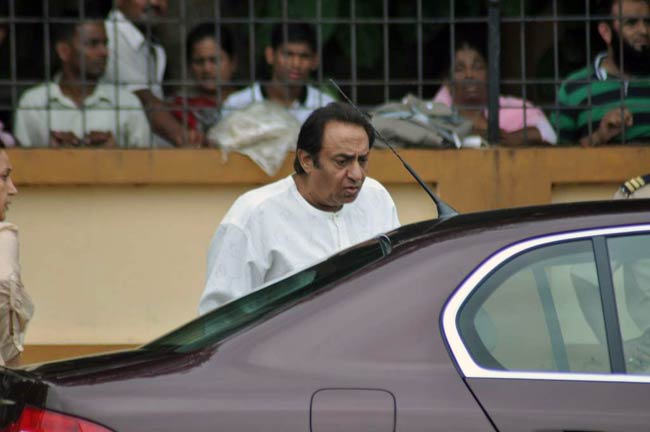 'काका' के अंतिम दर्शन को उमड़ा पूरा बॉलीवुड