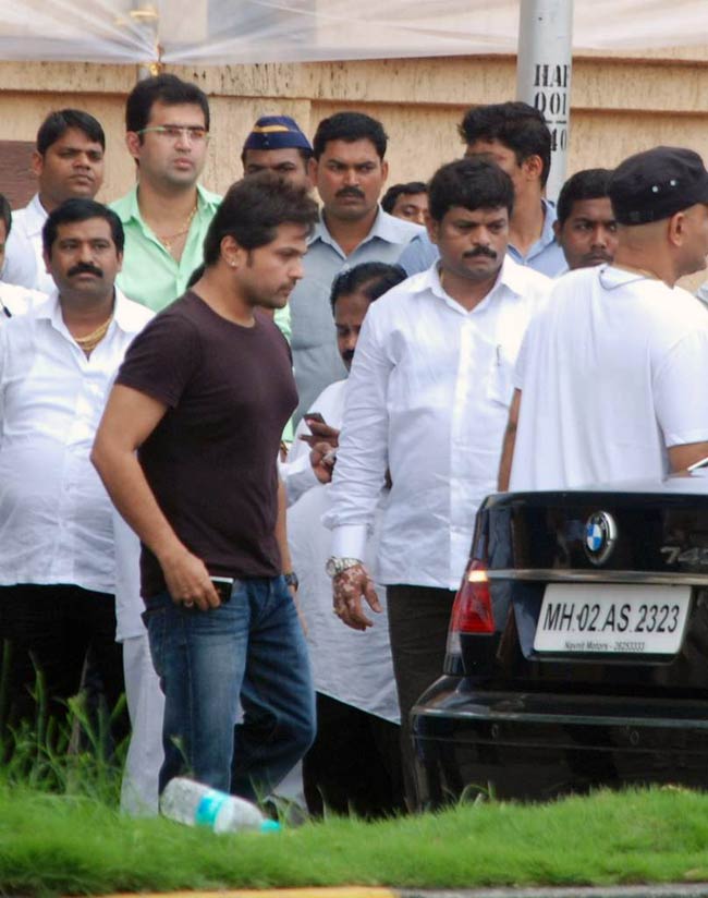 'काका' के अंतिम दर्शन को उमड़ा पूरा बॉलीवुड