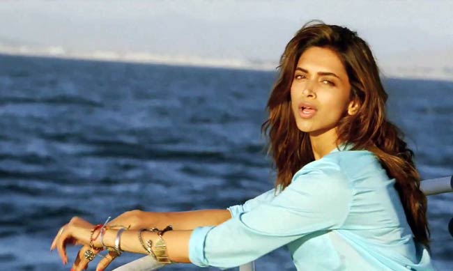 सैफ-दीपिका की 'कॉकटेल' का फर्स्ट लुक  | प्रमोशन पर जुटे सितारे