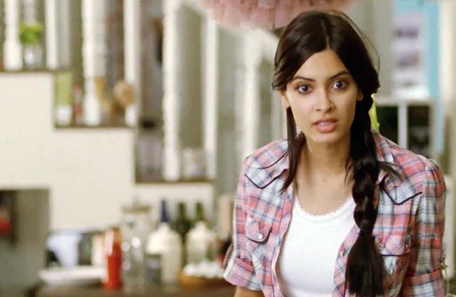 सैफ-दीपिका की 'कॉकटेल' का फर्स्ट लुक  | प्रमोशन पर जुटे सितारे