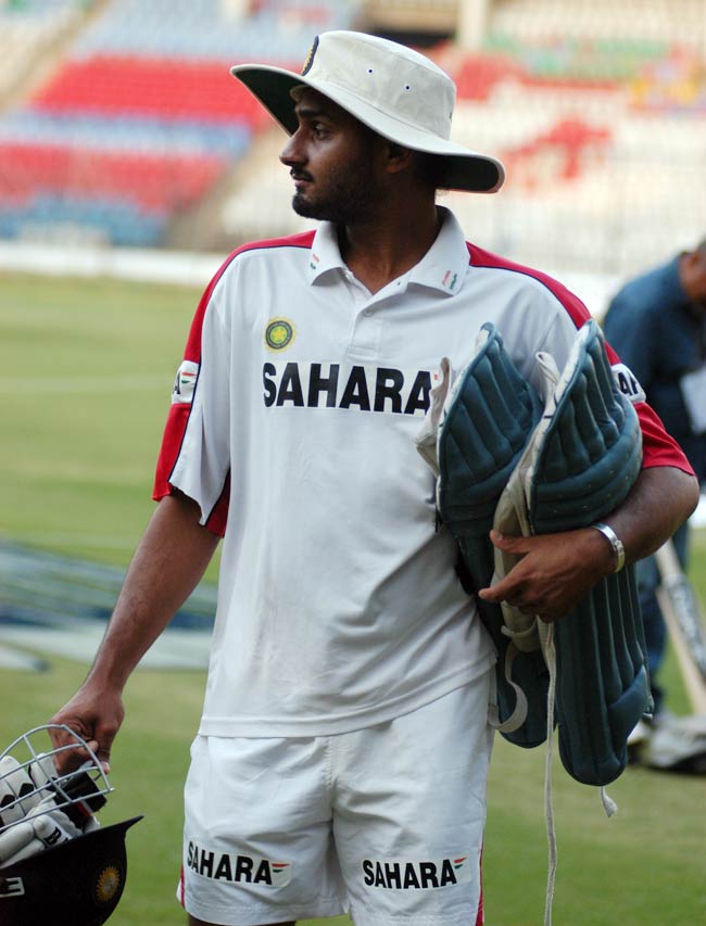 टीम इंडिया के 'टर्बनेटर' को 100वें टेस्ट की बधाई | सचिन पर विशेष