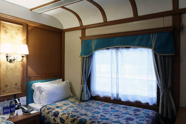 डेक्कन ओडिसी में करें शाही सफर