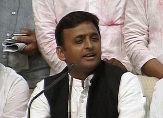 23 जुलाई 2012: तस्वीरों में दिनभर की बड़ी खबरें | पढ़ें