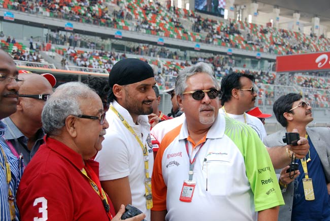 टीम इंडिया के 'टर्बनेटर' को 100वें टेस्ट की बधाई | सचिन पर विशेष