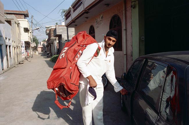 टीम इंडिया के 'टर्बनेटर' को 100वें टेस्ट की बधाई | सचिन पर विशेष