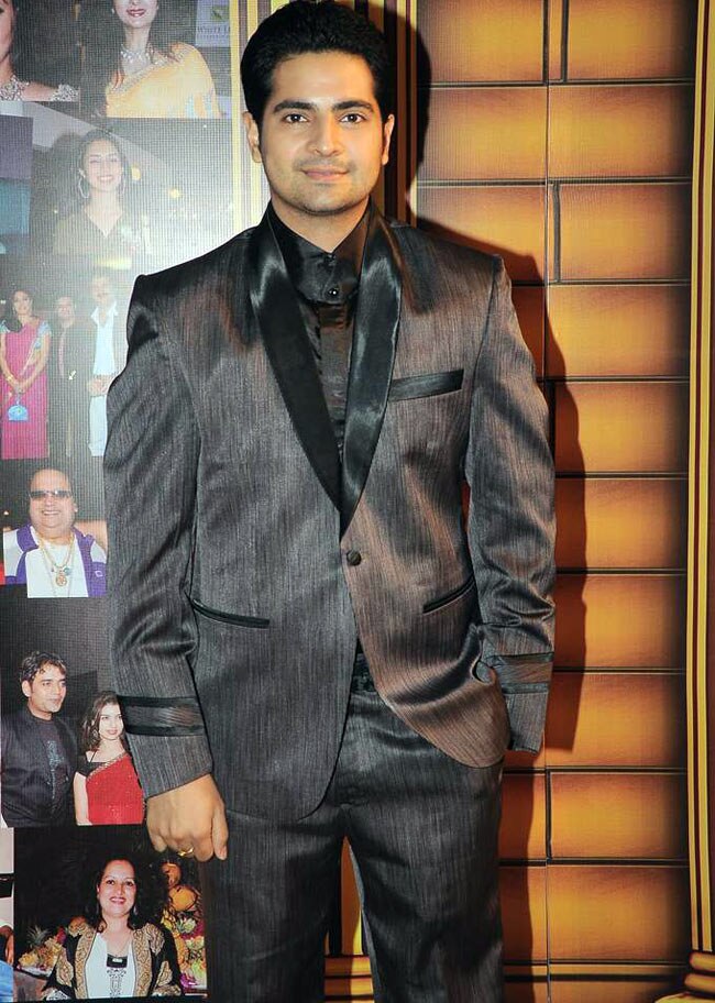 सितारों से रोशन हुआ गोल्‍ड अवार्ड समारोह | सेक्‍सी शख्सियत