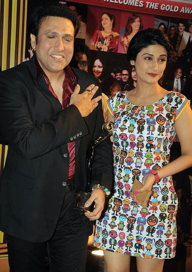 सितारों से रोशन हुआ गोल्‍ड अवार्ड समारोह | सेक्‍सी शख्सियत