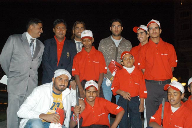 टीम इंडिया के 'टर्बनेटर' को 100वें टेस्ट की बधाई | सचिन पर विशेष