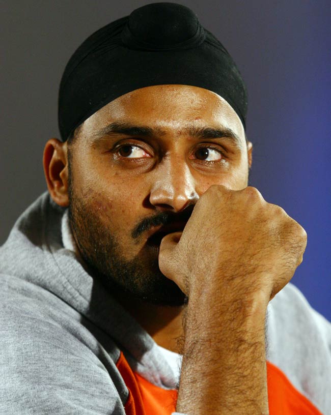 टीम इंडिया के 'टर्बनेटर' को 100वें टेस्ट की बधाई | सचिन पर विशेष