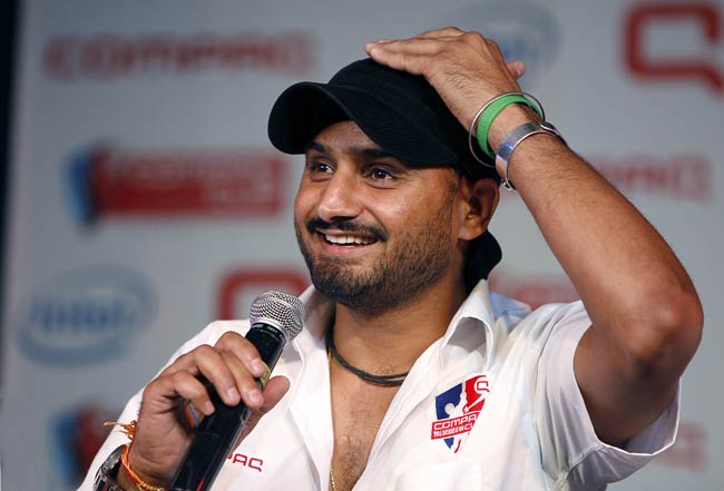 टीम इंडिया के 'टर्बनेटर' को 100वें टेस्ट की बधाई | सचिन पर विशेष