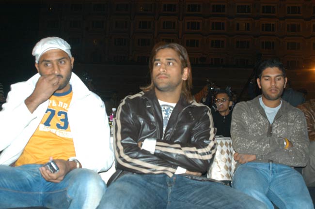 टीम इंडिया के 'टर्बनेटर' को 100वें टेस्ट की बधाई | सचिन पर विशेष