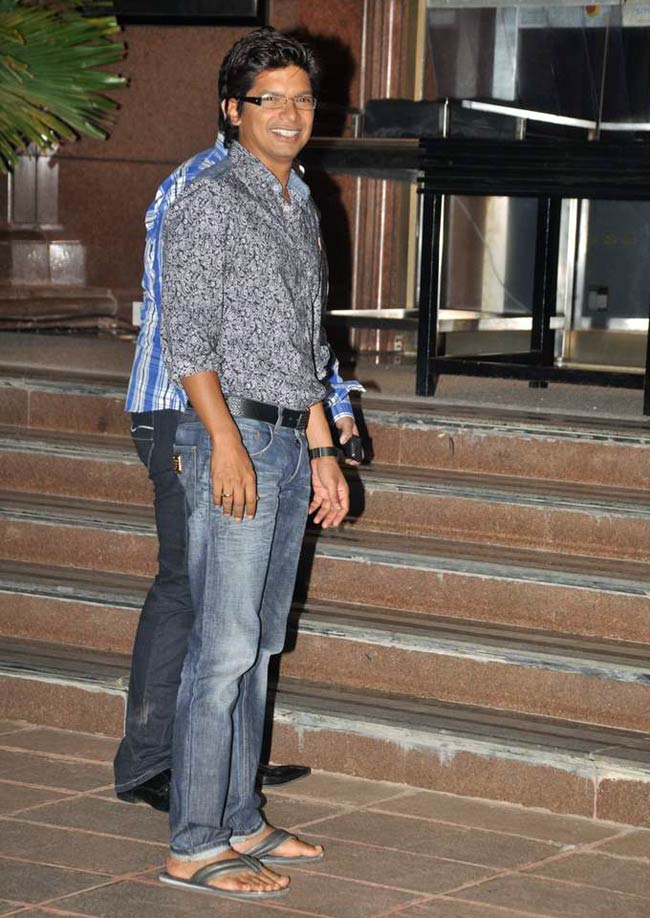 इफ्तार पार्टी में दिखे सलमान और संजय | सलमान पर विशेष