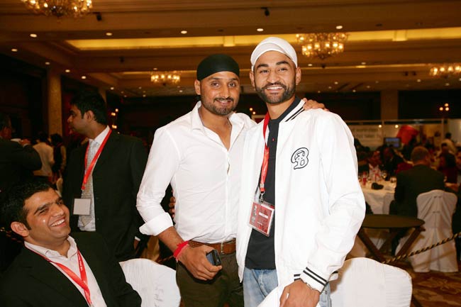 टीम इंडिया के 'टर्बनेटर' को 100वें टेस्ट की बधाई | सचिन पर विशेष