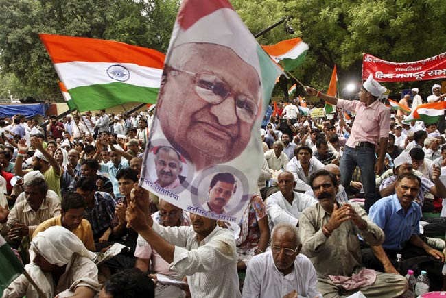 टीम अन्ना के अनशन के पहले दिन की तस्वीरें | अनशन LIVE