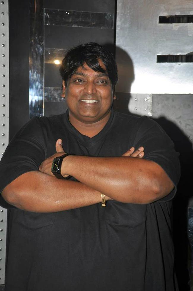 'आइटम क्वीन' बनने को तैयार डेजी शाह | आइटम गर्ल