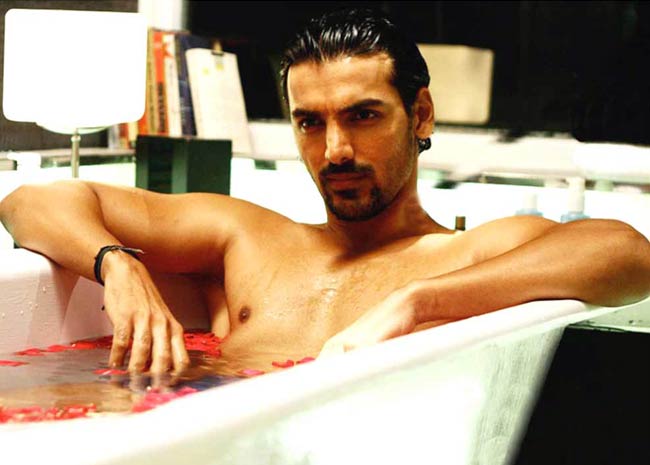 जॉन-अनुष्का को बेस्ट बिकनी बॉडी का खिताब | हसीनाएं