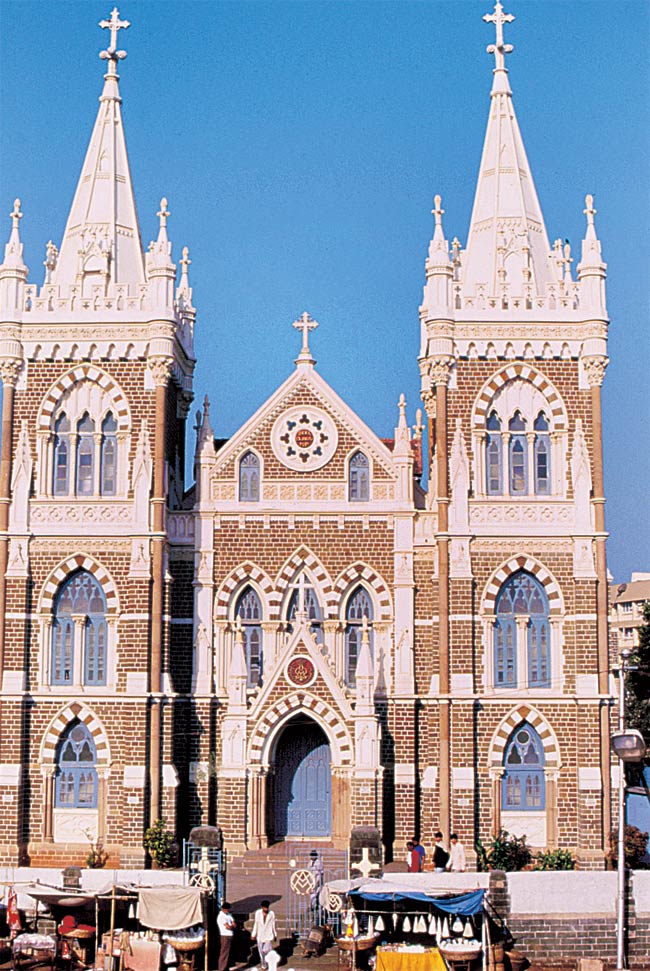 पर्यटकों को अपनी ओर खिंचती है मुंबई