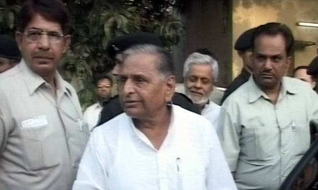 22 जुलाई 2012: तस्वीरों में दिनभर की बड़ी खबरें | पढ़ें