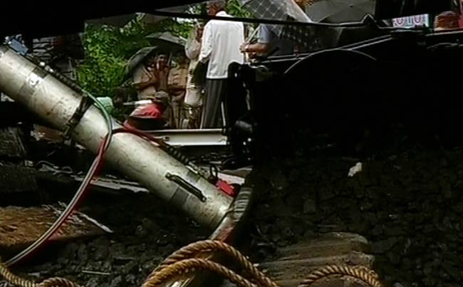 विदर्भ एक्सप्रेस से टकराई लोकल ट्रेन, 3 की मौत