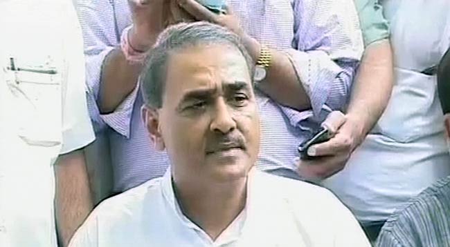 23 जुलाई 2012: तस्वीरों में दिनभर की बड़ी खबरें | पढ़ें