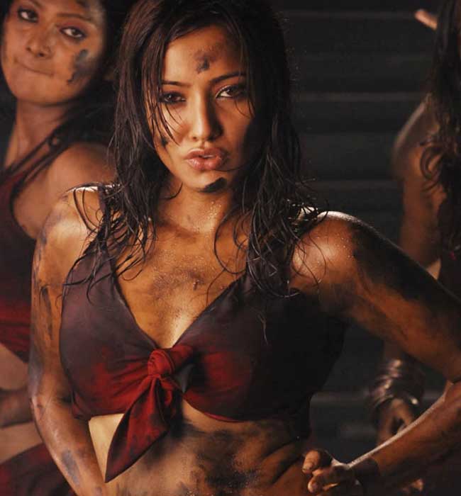 अभिनेत्री नेहा शर्मा की DIRTY DANCING  | आइटम गर्ल