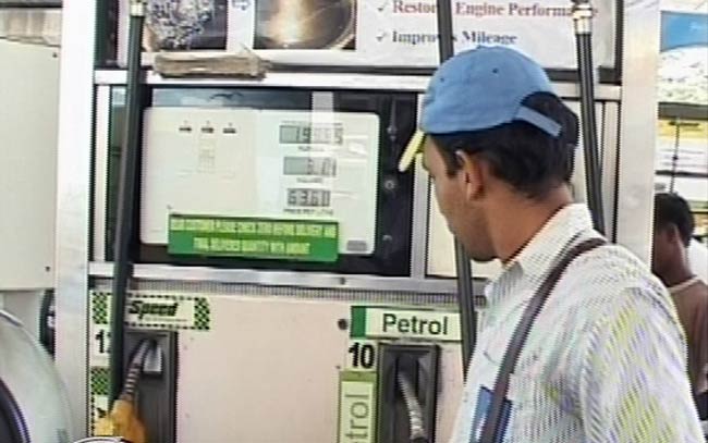 12 जुलाई 2012: तस्वीरों में दिनभर की बड़ी खबरें | पढ़ें