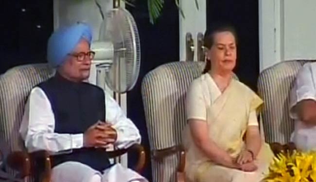 12 जुलाई 2012: तस्वीरों में दिनभर की बड़ी खबरें | पढ़ें